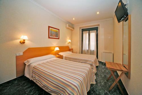 Hostal Prim Madrid Esterno foto