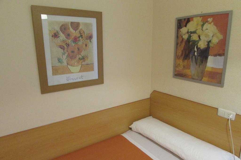 Hostal Prim Madrid Esterno foto