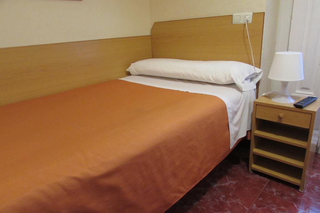 Hostal Prim Madrid Esterno foto