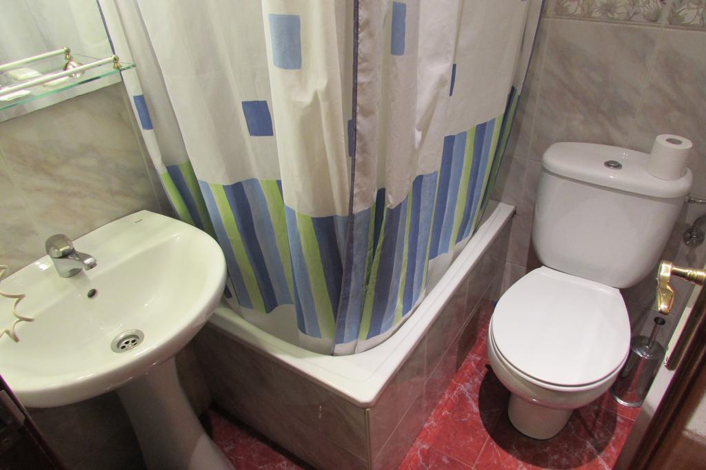 Hostal Prim Madrid Esterno foto