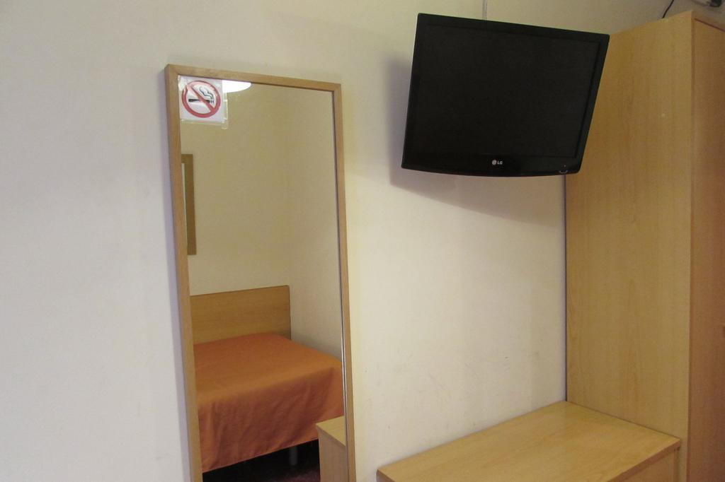 Hostal Prim Madrid Esterno foto