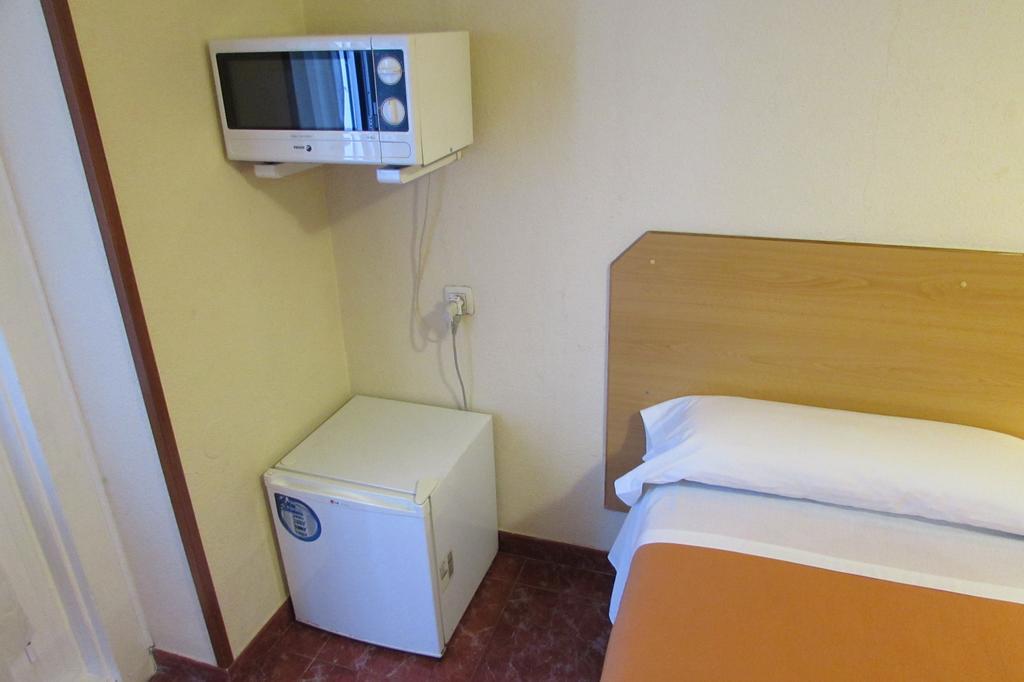 Hostal Prim Madrid Esterno foto